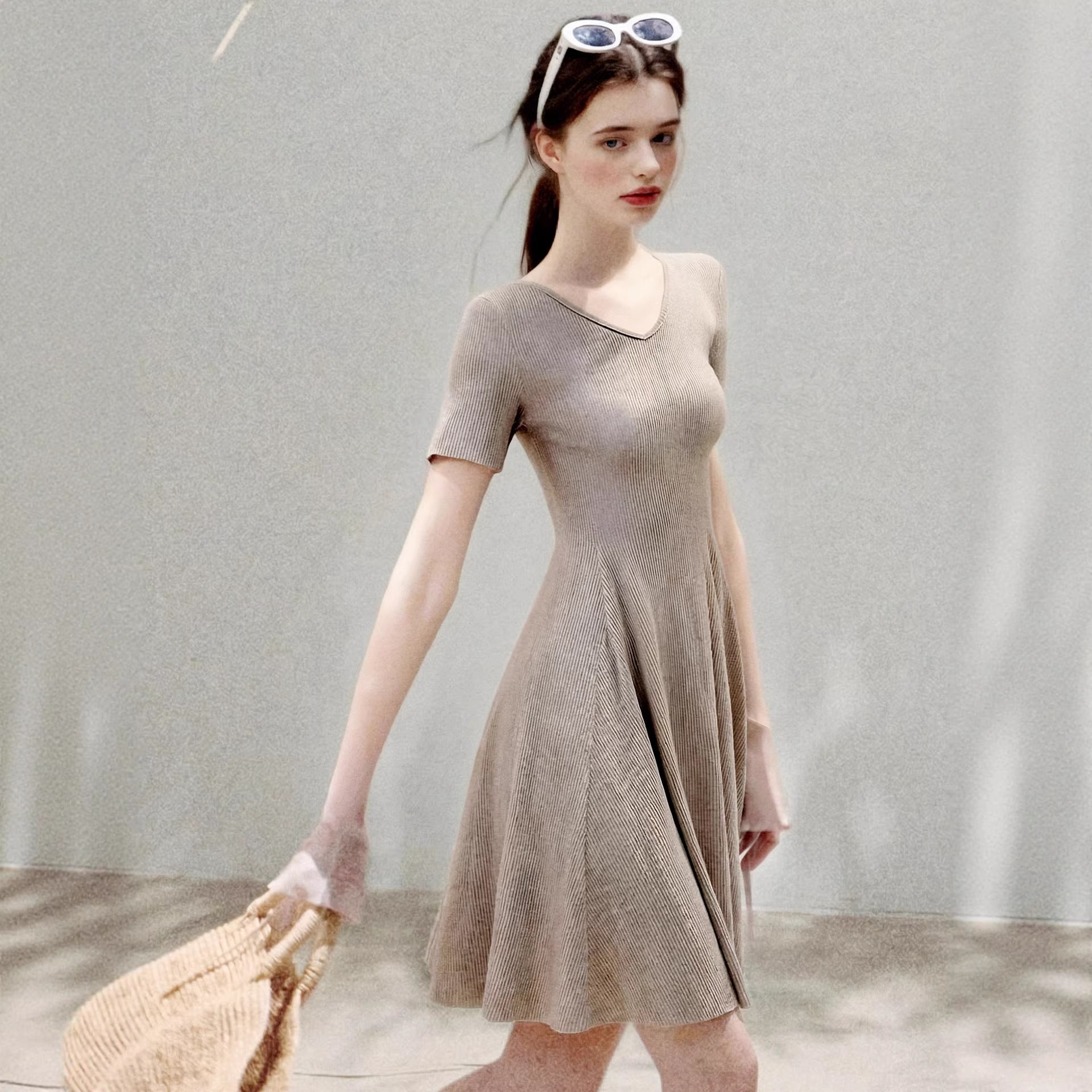 European And American Foreign Trade Amazon Cross-Border Women'S Clothing Wholesale Khaki V-Neck Dress Short-Sleeved Waist Slimming A-Line Skirt