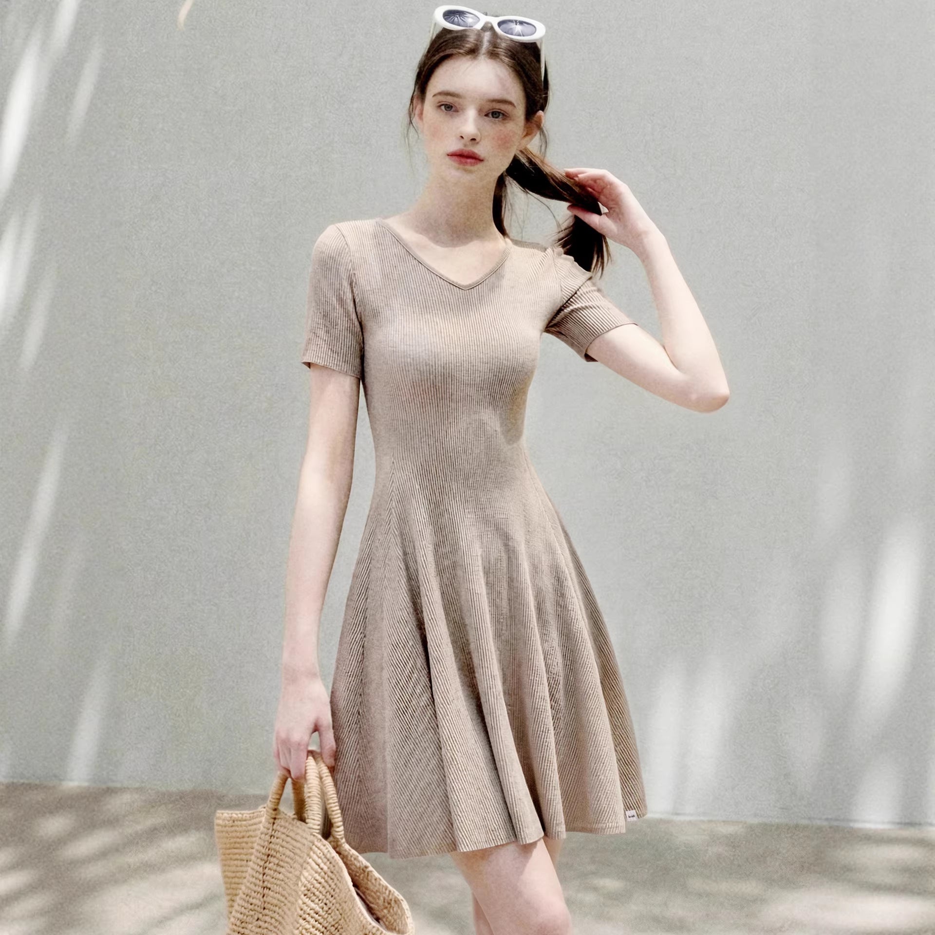 European And American Foreign Trade Amazon Cross-Border Women'S Clothing Wholesale Khaki V-Neck Dress Short-Sleeved Waist Slimming A-Line Skirt