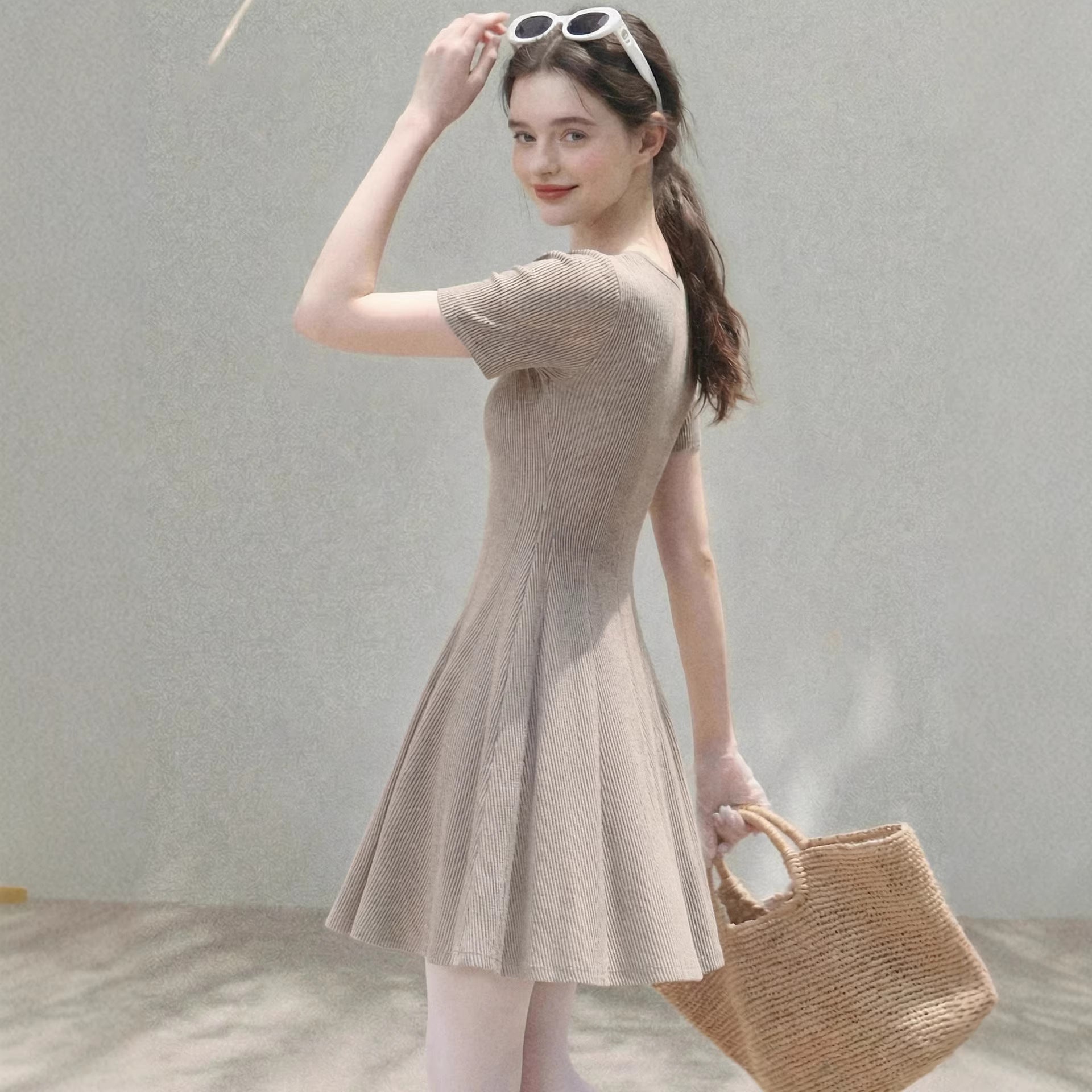 European And American Foreign Trade Amazon Cross-Border Women'S Clothing Wholesale Khaki V-Neck Dress Short-Sleeved Waist Slimming A-Line Skirt